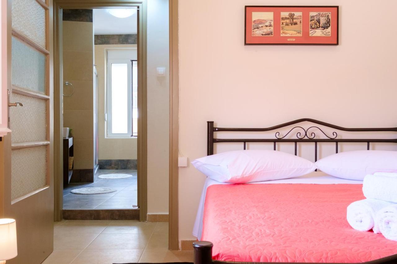 Home With Courtyard In Beating Heart Of Old Town! Chania  Exterior foto