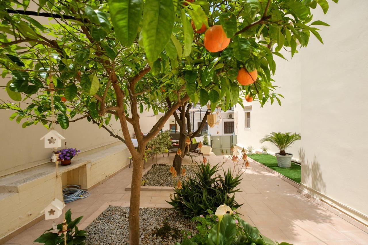 Home With Courtyard In Beating Heart Of Old Town! Chania  Exterior foto