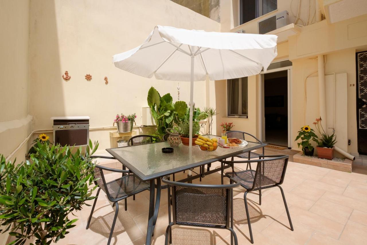 Home With Courtyard In Beating Heart Of Old Town! Chania  Exterior foto